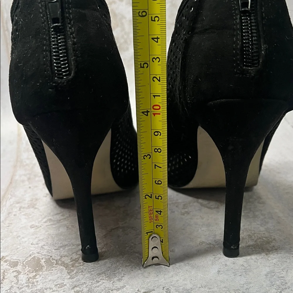 Madden Girl Renzo Black Peep Toe Pumps 9.5
